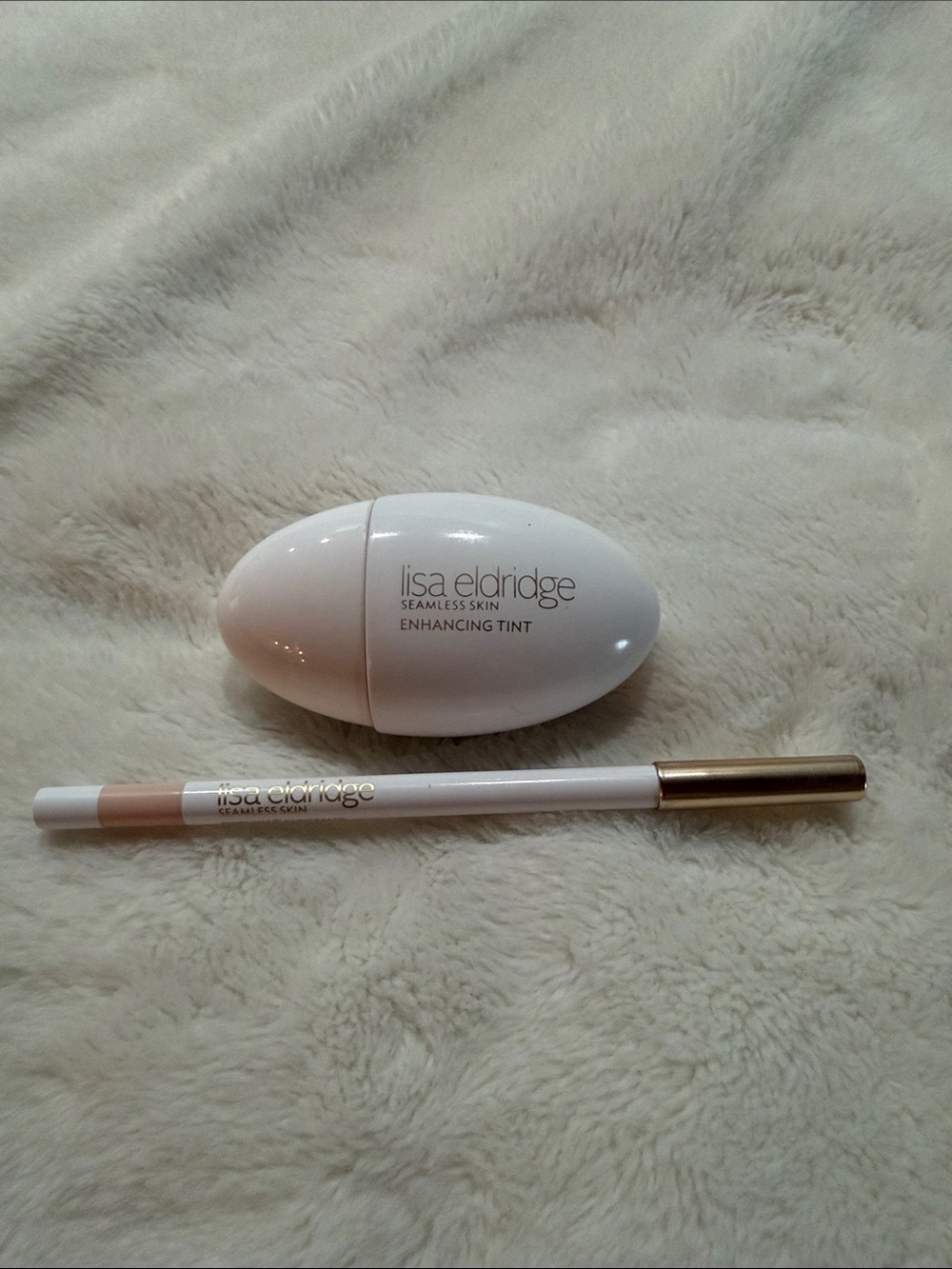 Lisa Eldridge Seamless Skin Enhancing Tint in T1 & Pinpoint Concealer in 1